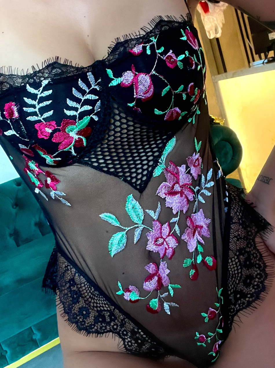 L'excessive Gabbana Fleur Noir Embroidered Bodysuit
